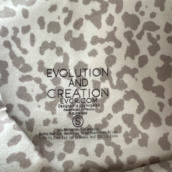 Evolution and Creation biker shorts size small - Picture 2 of 3